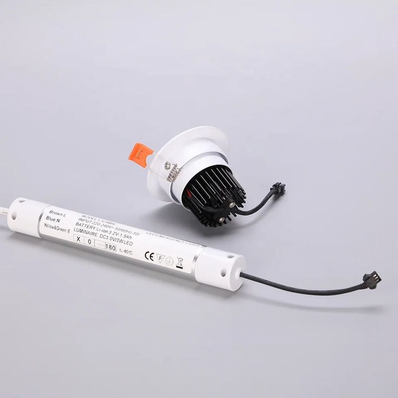 مجموعة حرارة واسعة ضوء الطوارئ السقف التجاري مع بطارية احتياطي COB LED 3W Ni-Cd بطارية L128N
