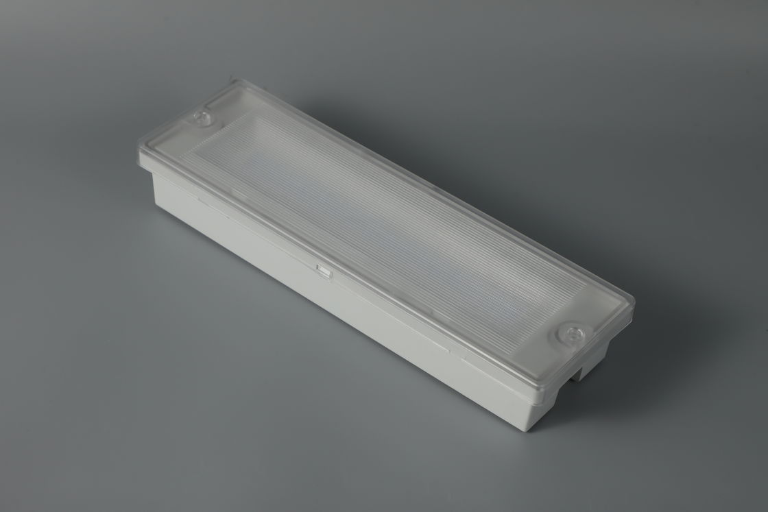 ضوء الطوارئ LED المقاوم للماء IP65 مكان الرطوبة غير المحافظ عليه 220V 240V 7.5W L130MN