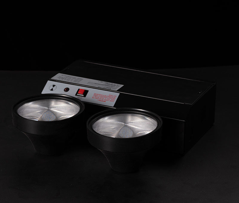 إضاءة طوارئ LED مزدوجة البقع بغلاف أسود، بضمان 3 سنوات، بطارية 3.6 فولت/1.6 أمبير في الساعة ومدة 3 ساعات